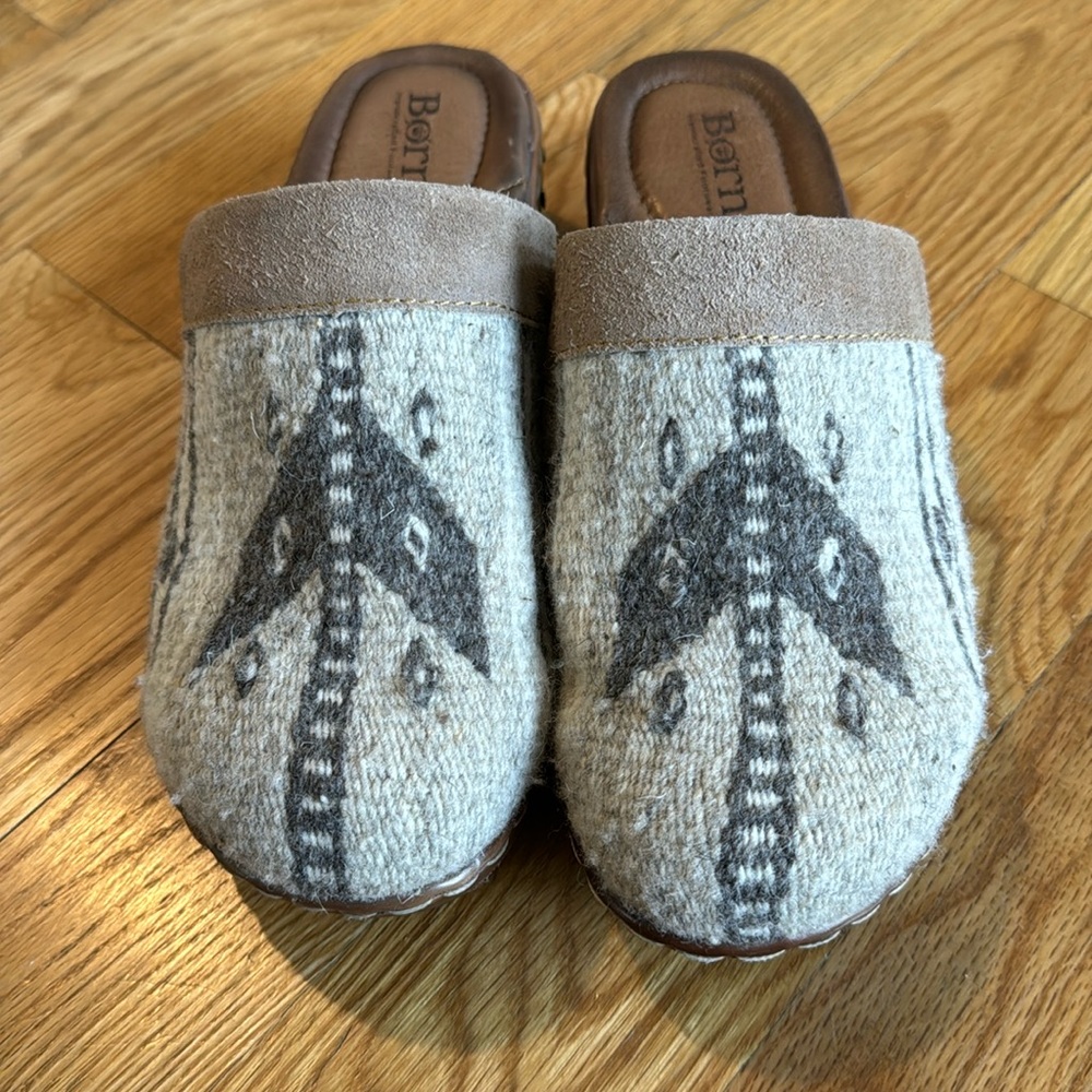 BORN Brady Heritage Clogs Women’s Size 9